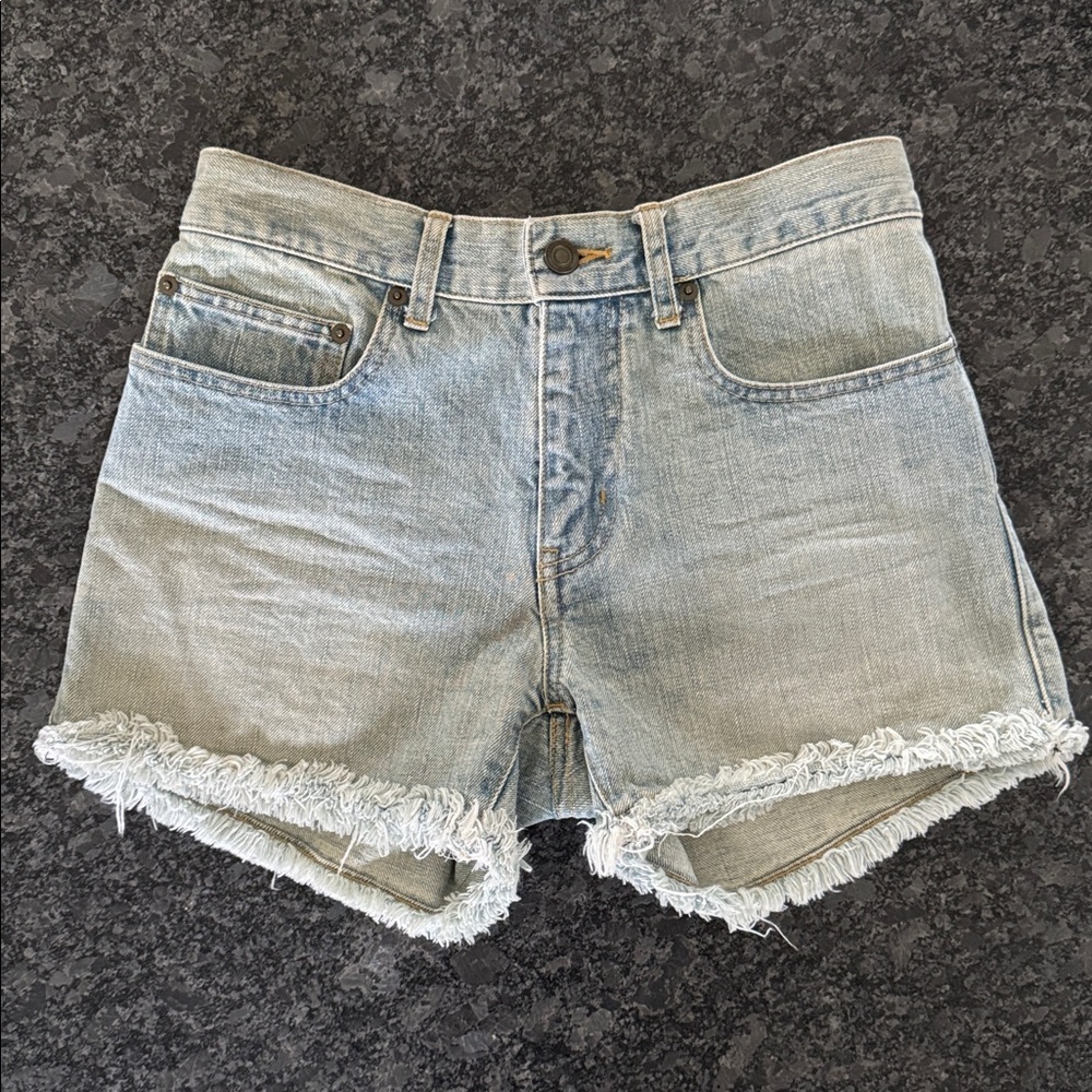 YVES SAINT LAURENT FRAYED HEM JEAN SHORTS LIGHT WASH SIZE 28 SEE MEASUREMENTS
